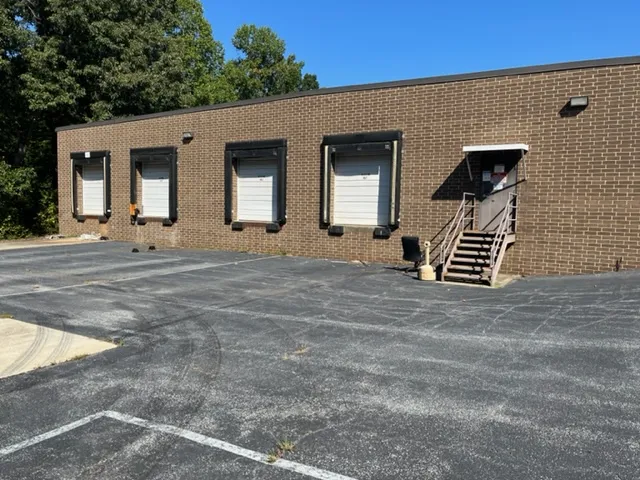 1- 4 Dock Doors
