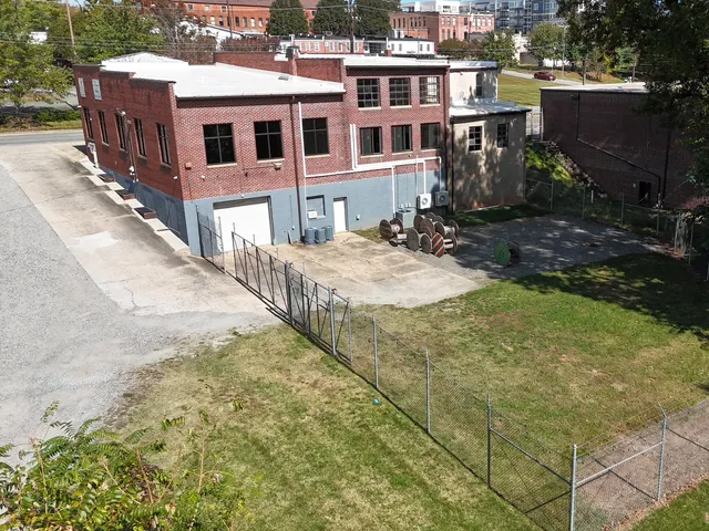 1. Main Listing Photo