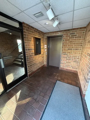 4- Elevator & Stairs