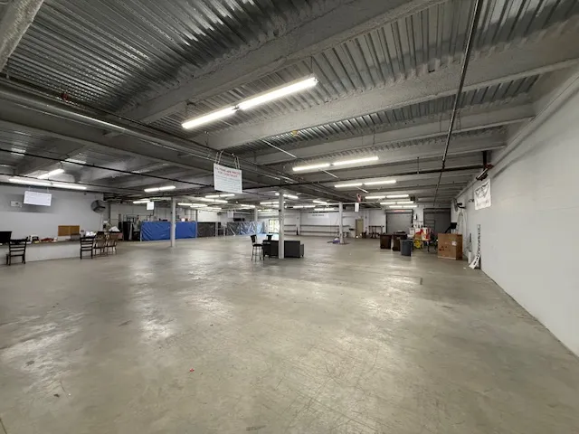 5- Retail-Warehouse