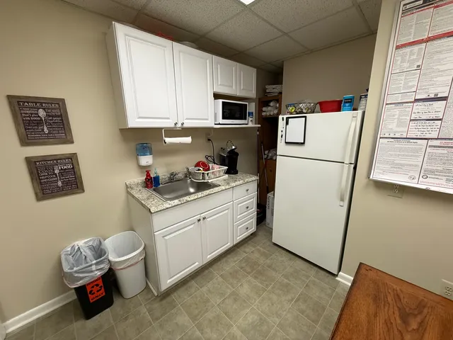 6- Kitchenette