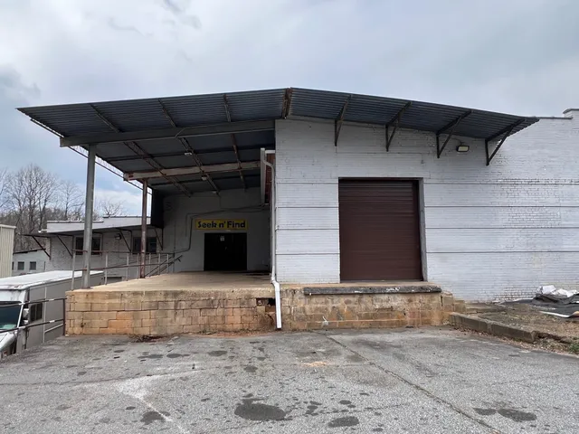 6- Loading Dock