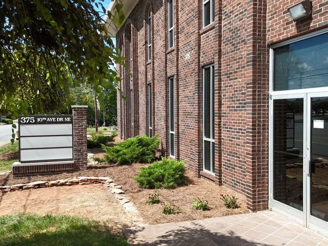 8- Front Entrance (2)