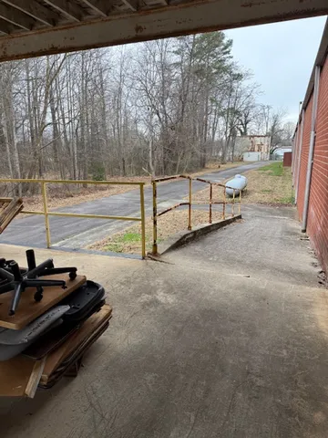 8- Loading Dock Ramp