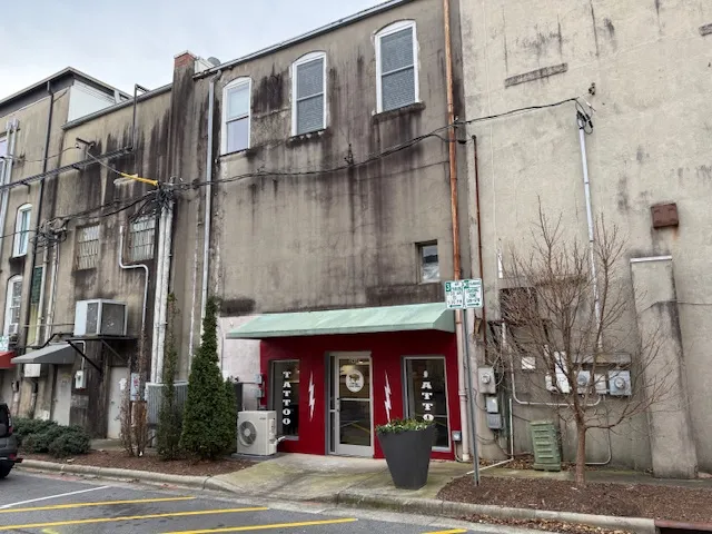 9- Entrance Location