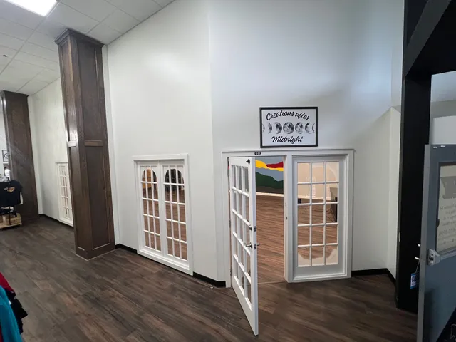 Suite Entrance- Glass Doors